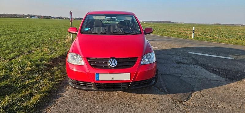 Gebraucht VW Fox 54 PS (39 kW) 2006 Rot Kleinwagen
