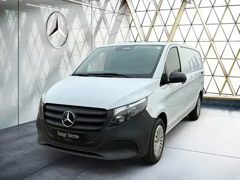 Gebraucht Mercedes Vito 163 PS (119 kW) 2024 Arktikweiß Van