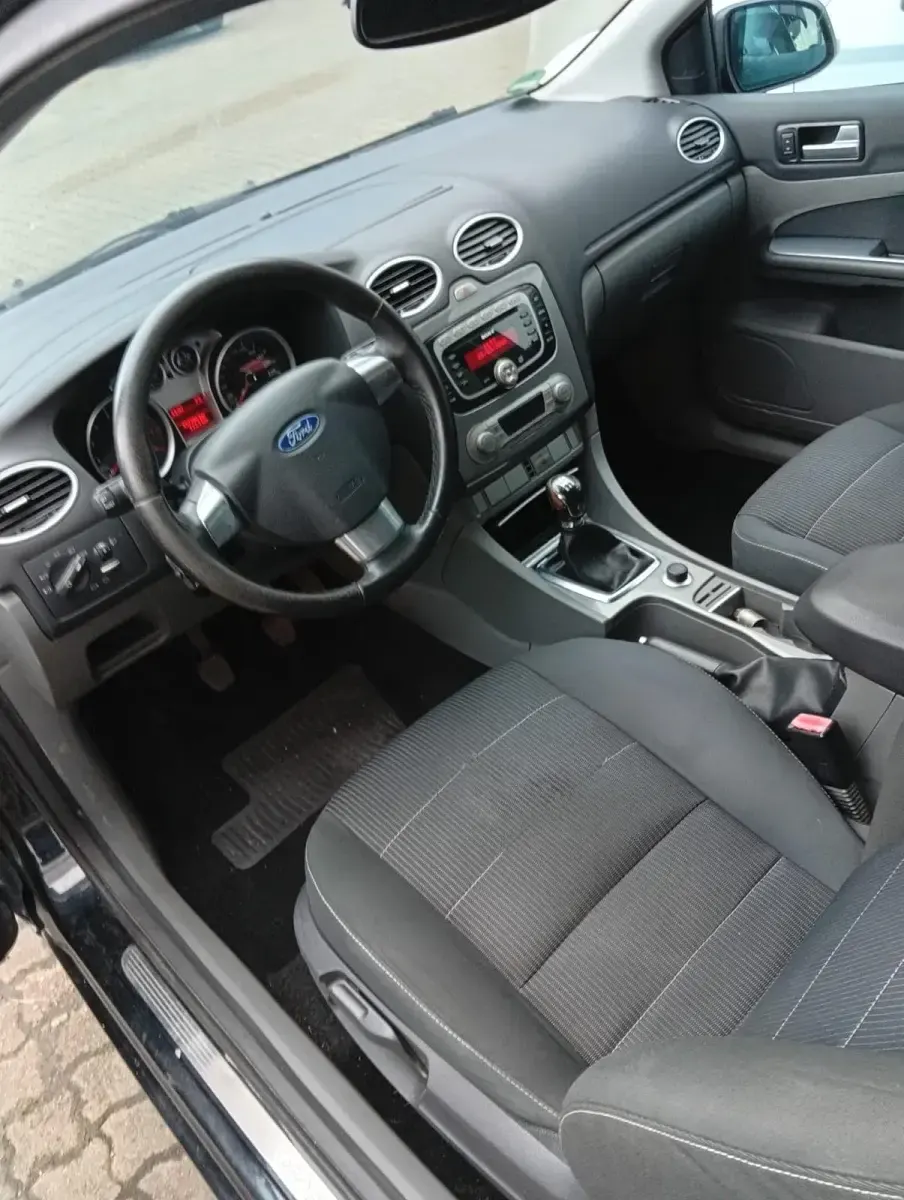 Gebraucht Ford Focus 101 PS (74 kW) 2008 Schwarz Limousine