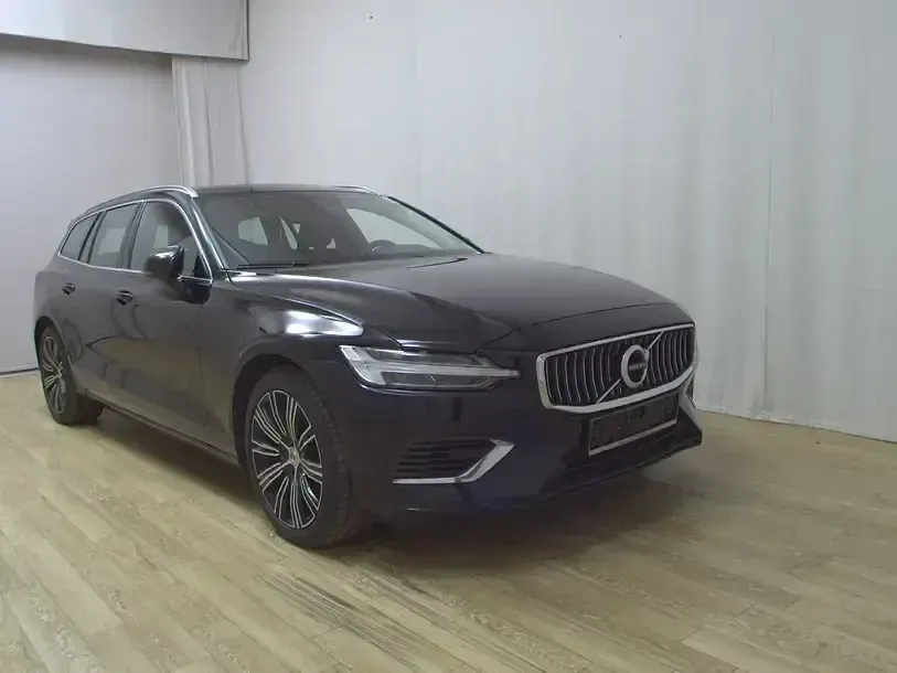 Gebraucht Volvo V60 Inscription 341 PS (250 kW) 2021 Schwarz Kombi