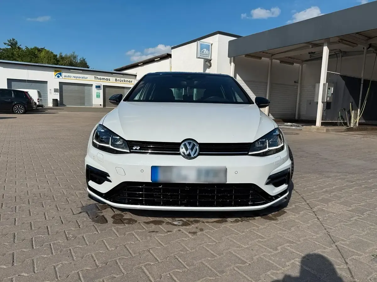 Gebraucht VW Golf VII 300 PS (220 kW) 2020 Weiß Limousine