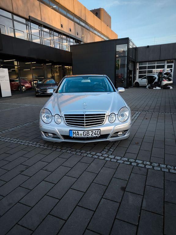 Gebraucht Mercedes E350 Avantgarde 292 PS (214 kW) 2008 Silber Limousine