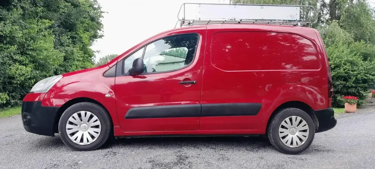 Gebraucht Citroën Berlingo 75 PS (55 kW) 2012 Rot Van / Kleinbus
