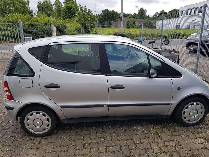 Silber Gebraucht 2004 Mercedes A170 Kleinwagen | 600 € (Guter Preis) - Bild 1/4
