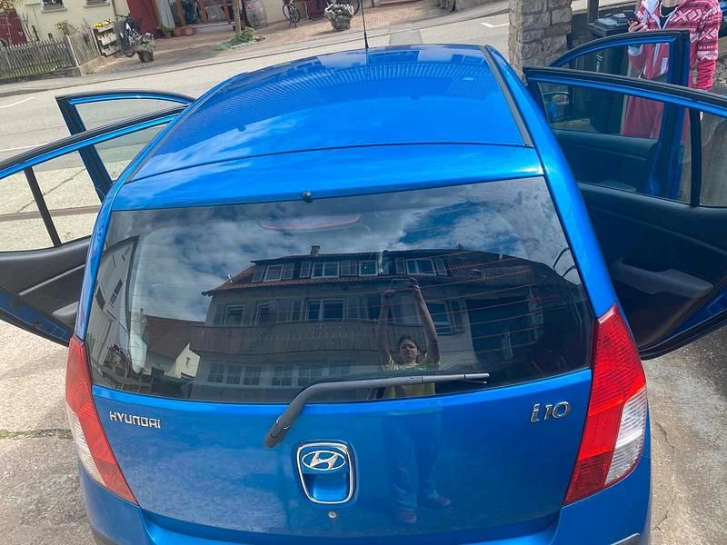 Second-hand Hyundai i10 73 CP (53 kW) 2009 Albastru Hatchback