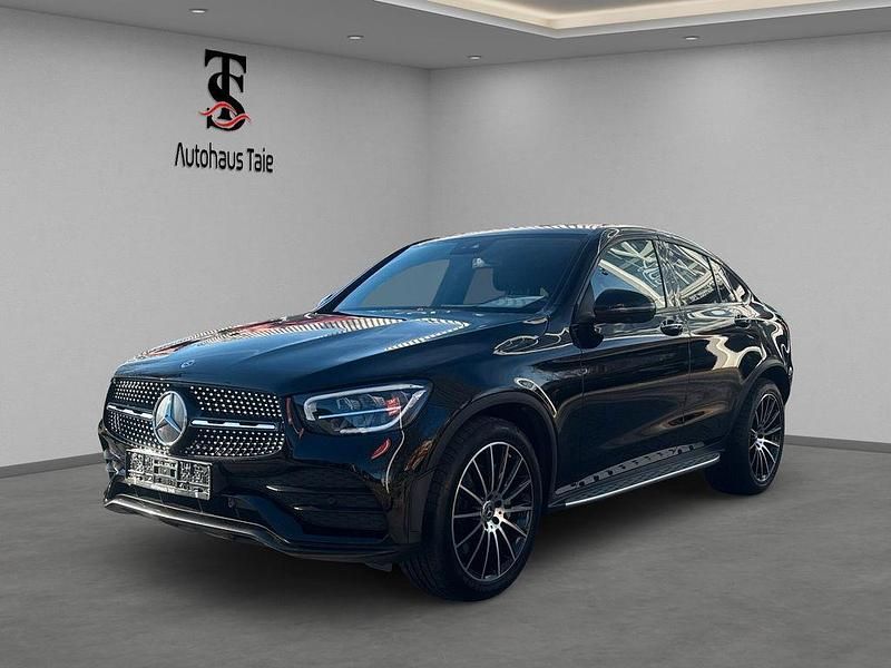 Schwarz/baltic black (metallic) Gebraucht 2020 Mercedes GLC220 AMG line Coupé | 34.300 € (Fairer Preis) - Bild 1/4