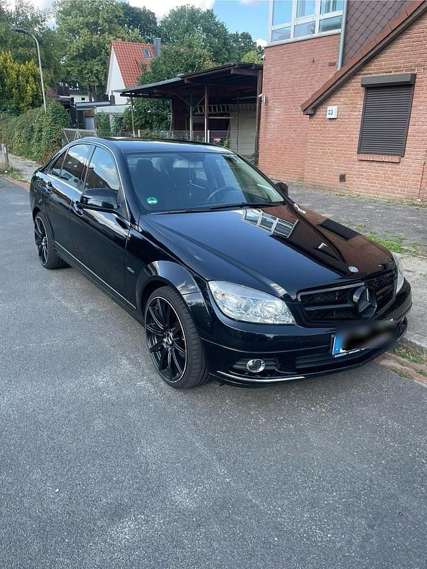 Schwarz Gebraucht 2007 Mercedes C180 Limousine | 6.500 € (Fairer Preis) - Bild 1/4
