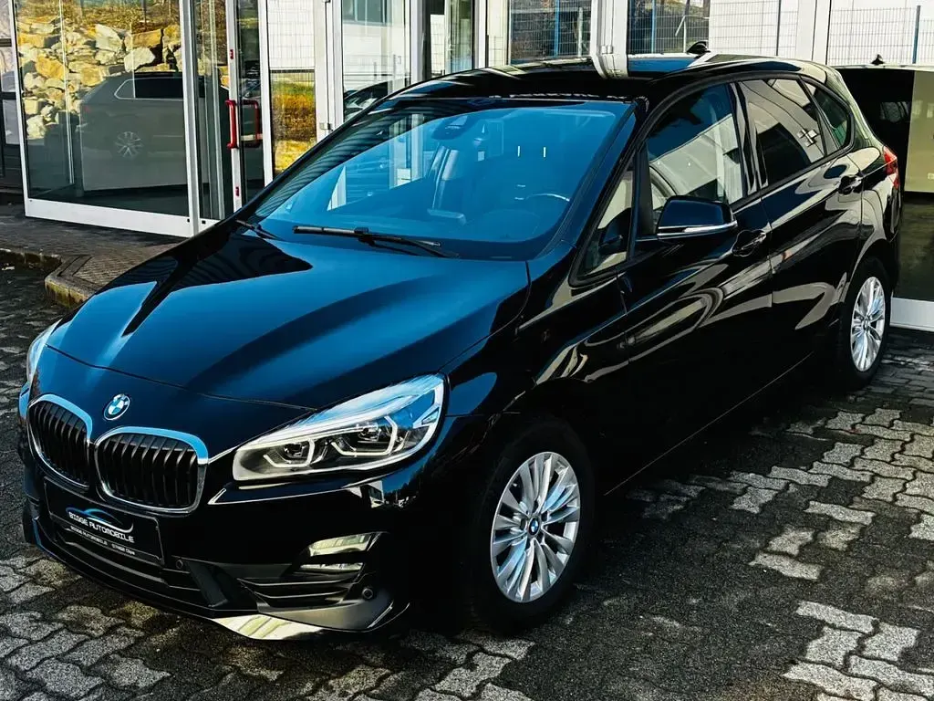 Używany BMW 218 Advantage 150 KM (110 kW) 2021 Czarny Kombi