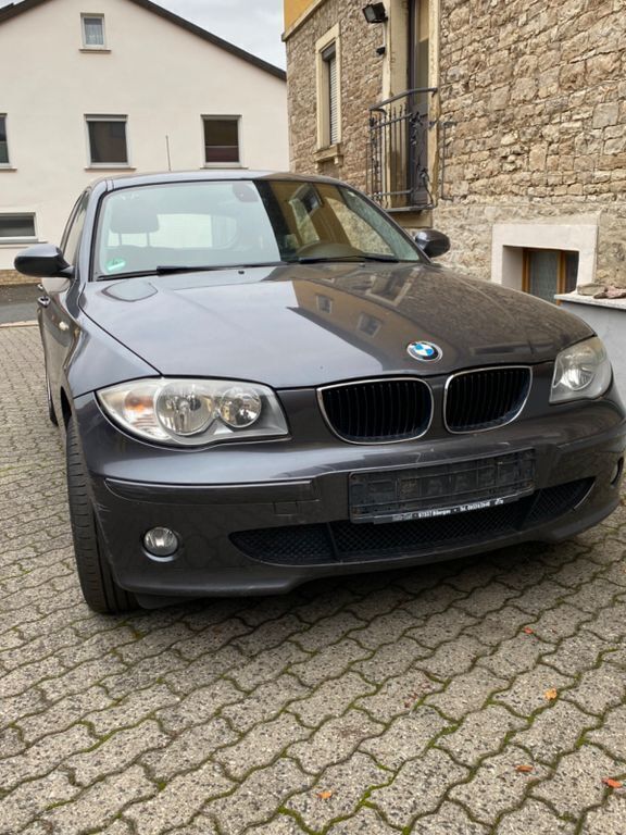 Grau Gebraucht 2006 BMW 116 Advantage Kleinwagen | 3.199 € (Fairer Preis) - Bild 1/4