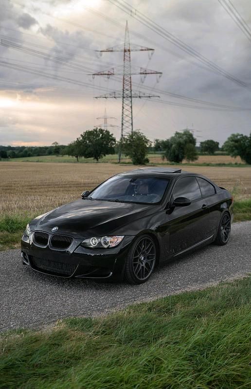 Schwarz Gebraucht 2007 BMW 335 M Sport Coupé | 20.499 € (Etwas zu teuer) - Bild 1/4