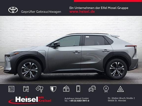 Gebraucht Toyota bZ4X Team 150 kW (204 PS) 2024 Palladiumsilber metallic SUV