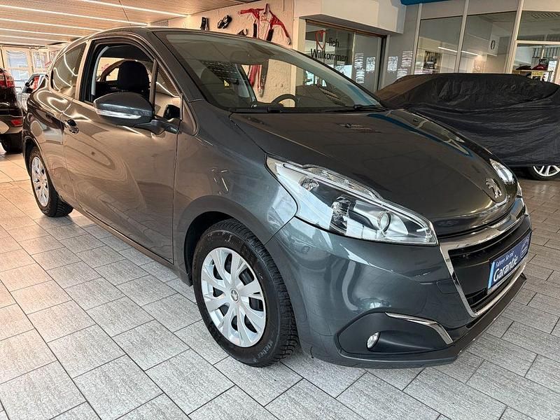 Gebraucht Peugeot 208 Active 82 PS (60 kW) 2017 Grau Kleinwagen