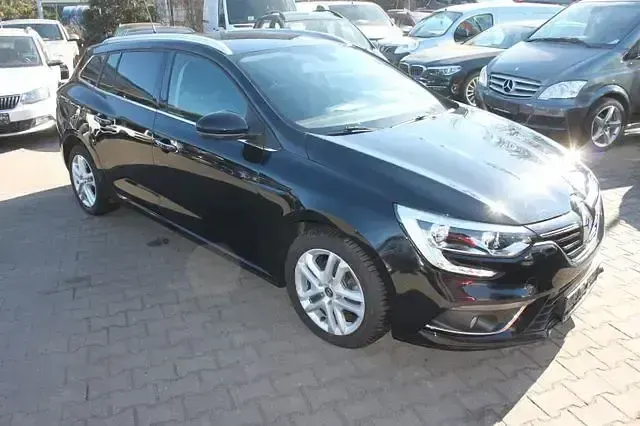 Gebraucht Renault Mégane IV Business 140 PS (102 kW) 2019 Schwarz Limousine