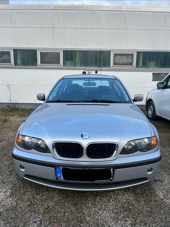 Gebraucht BMW 318 143 PS (105 kW) 2002 Silber Limousine