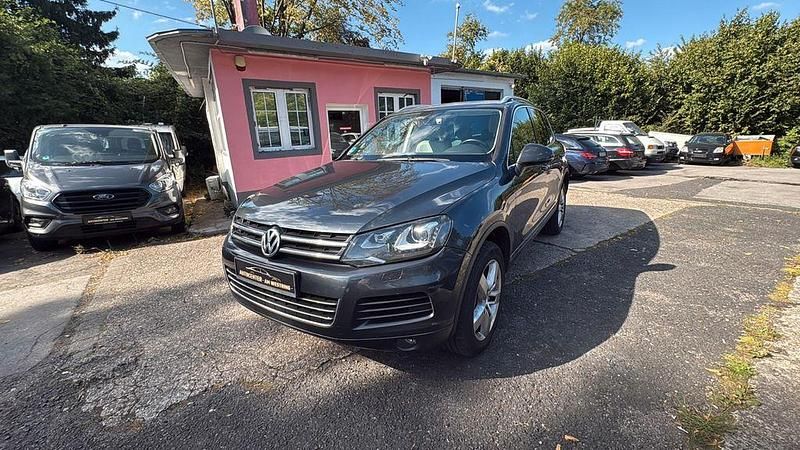 Grau Gebraucht 2012 VW Touareg SUV | 11.990 € (Fairer Preis) - Bild 1/4