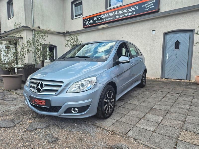 Gebraucht Mercedes B170 116 PS (85 kW) 2009 Blau Van / Kleinbus