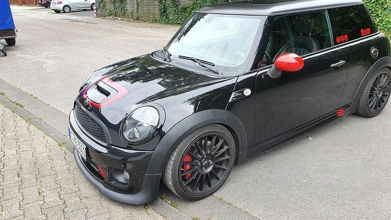 Gebraucht Mini John Cooper Works 209 PS (153 kW) 2011 Schwarz Kleinwagen