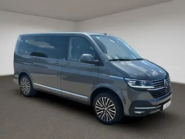 Gebraucht VW Multivan Style 150 PS (110 kW) 2020 Silber Van / Kleinbus