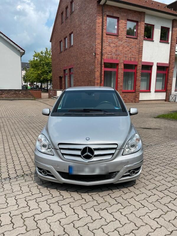 Silber Gebraucht 2008 Mercedes B200 Van / Kleinbus | 2.750 € (Fairer Preis) - Bild 1/4