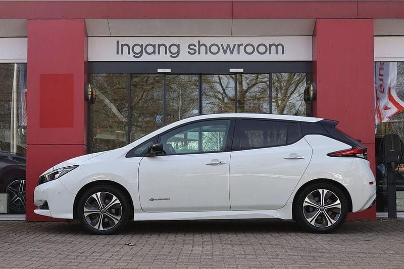 Gebraucht Nissan Leaf Tekna 110 kW (150 PS) 2018 Weiß Kleinwagen