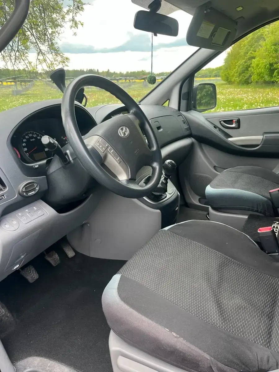 Gebraucht Hyundai H-1 136 PS (100 kW) 2013 Schwarz Van / Kleinbus