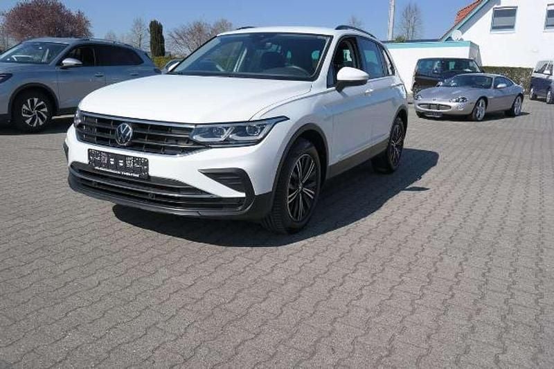 Pure white Gebraucht 2023 VW Tiguan Life SUV | 32.499 € (Fairer Preis) - Bild 1/4