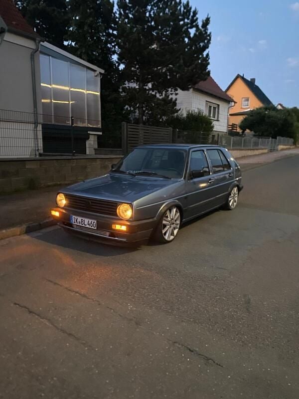 Blau Gebraucht 1990 VW Golf II Limousine | 9.999 € - Bild 1/4