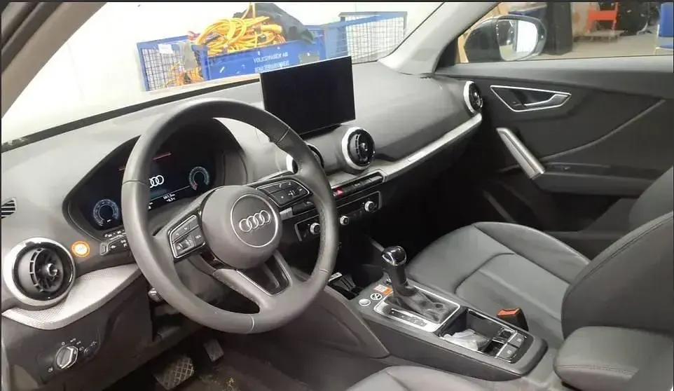 Gebraucht Audi Q2 S-Line 150 PS (110 kW) 2025 Daytonagrau perleffekt SUV