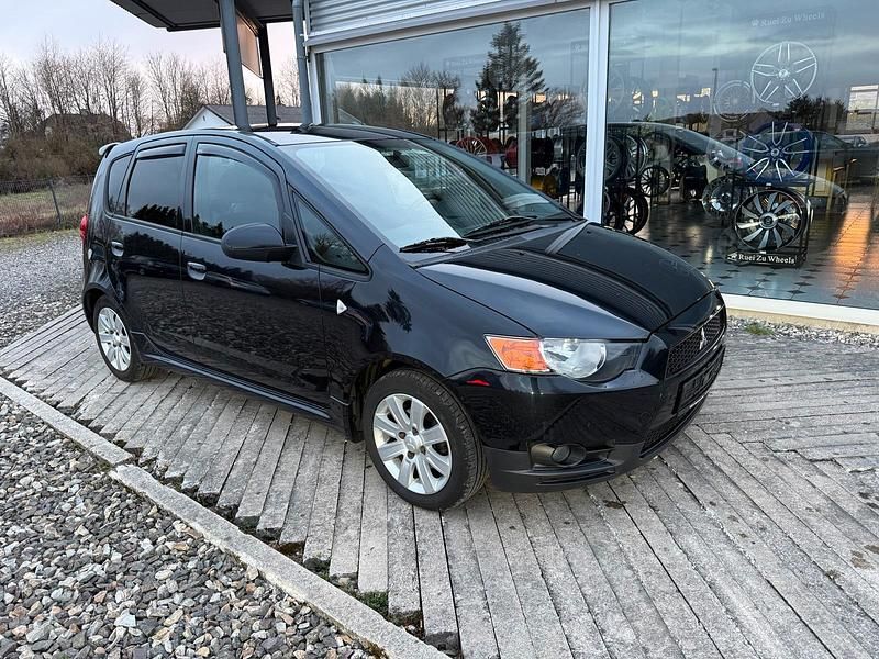 Gebraucht Mitsubishi Colt 95 PS (69 kW) 2013 Schwarz Kleinwagen