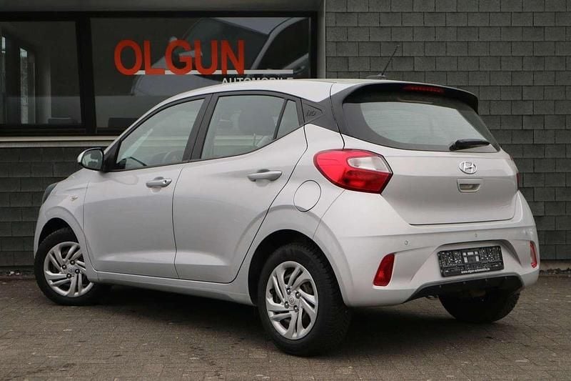 Gebraucht Hyundai i10 Select 67 PS (49 kW) 2021 Silber Kleinwagen