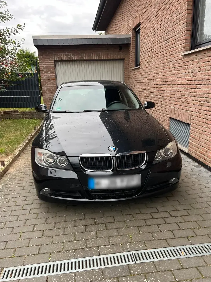Gebraucht BMW 318 143 PS (105 kW) 2008 Schwarz Kombi