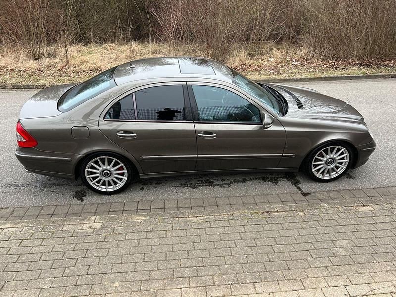 Gebraucht Mercedes E420 Avantgarde 314 PS (230 kW) 2007 Grau Limousine