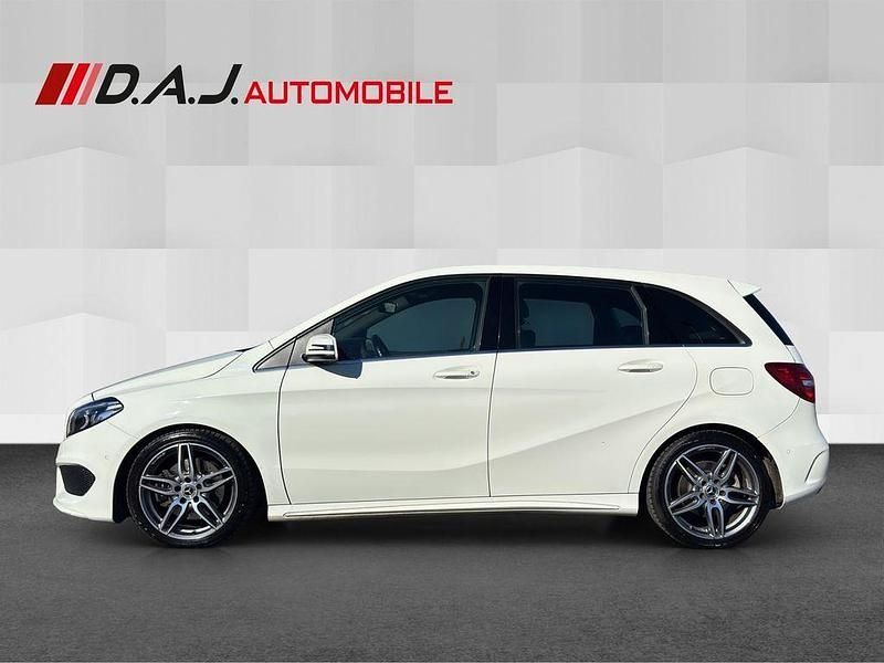 Gebraucht Mercedes B220 AMG line 170 PS (125 kW) 2018 Weiß Kleinwagen