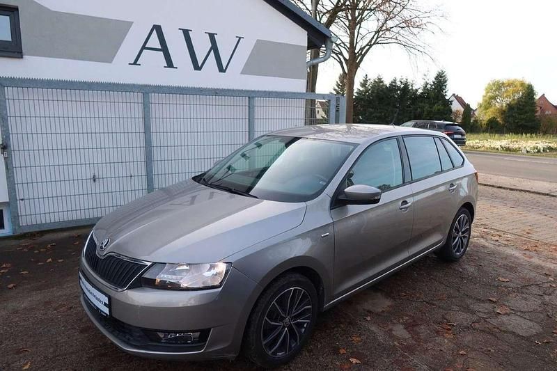 Bezova capuccino/capuccino bei Gebraucht 2017 Skoda Rapid Drive Kombi | 7.700 € (Superpreis) - Bild 1/4