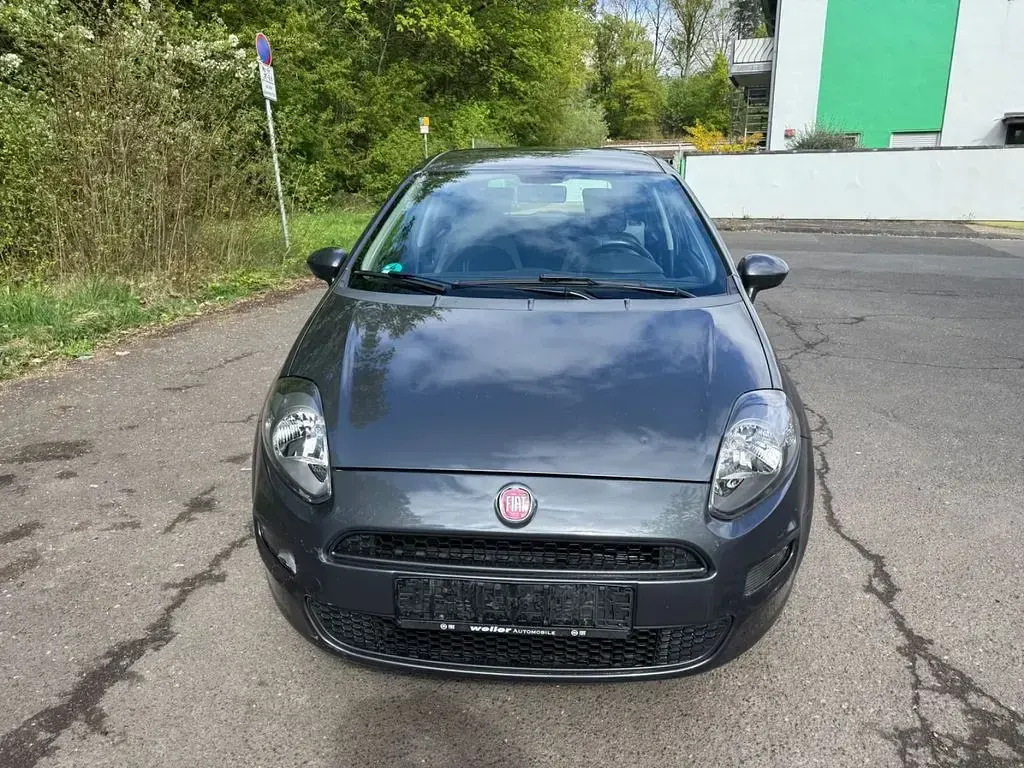 Gebraucht Fiat Punto More 84 PS (61 kW) 2013 Grau Kleinwagen