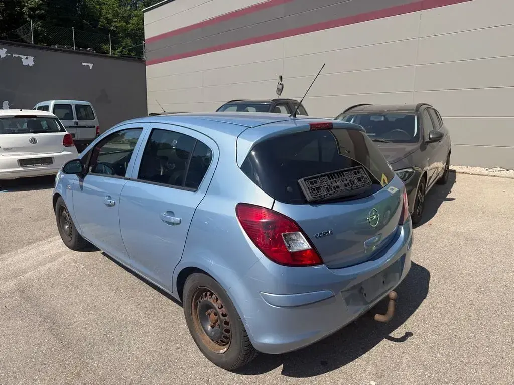 Usado Opel Corsa Innovation 90 HP (66 kW) 2009 Azul Citadino