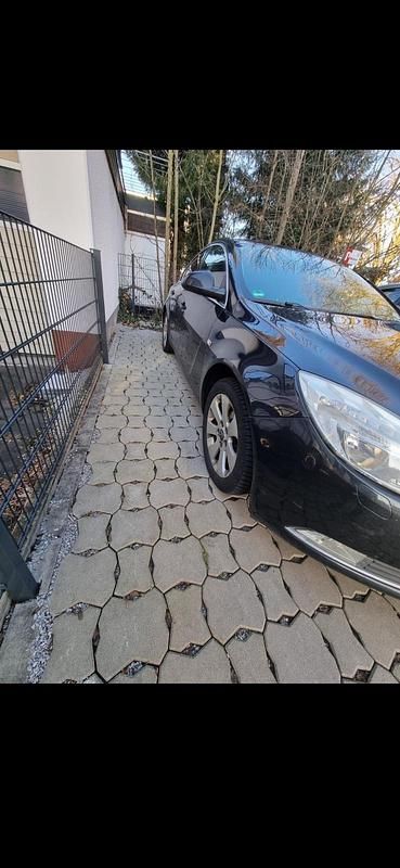 Gebraucht Opel Insignia 163 PS (119 kW) 2010 Schwarz Limousine