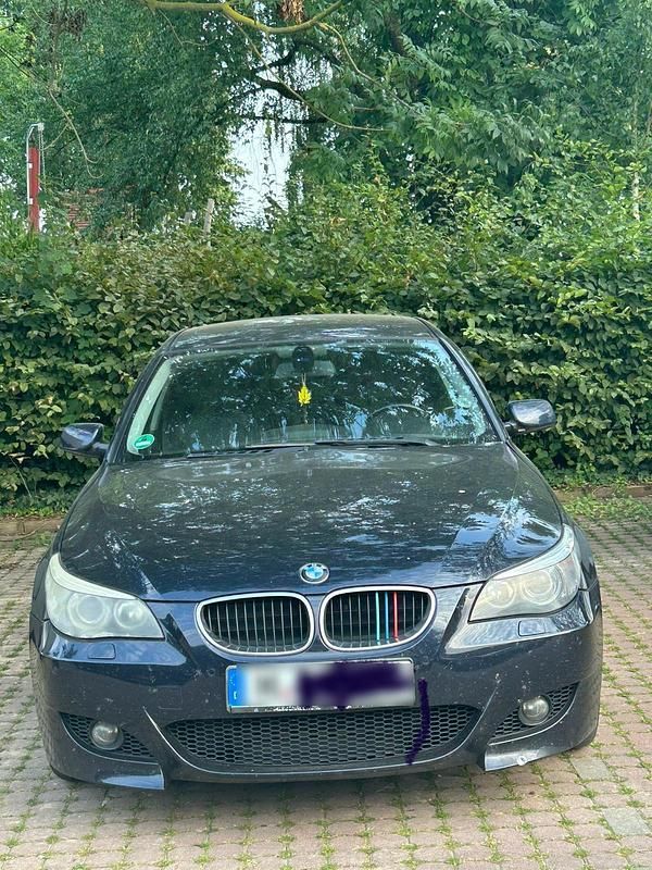 Blau Gebraucht 2005 BMW 525 Limousine | 2.800 € (Superpreis) - Bild 1/4