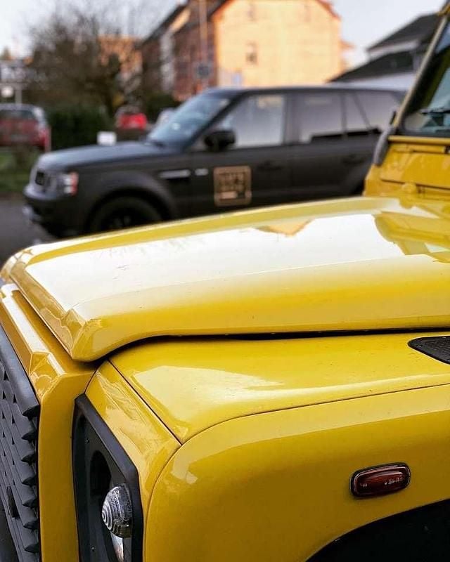 Gelb Gebraucht 2002 Land Rover Defender SUV | 16.000 € - Bild 1/4