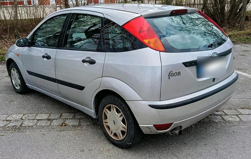Gebraucht Ford Focus 101 PS (74 kW) 2004 Silber Limousine