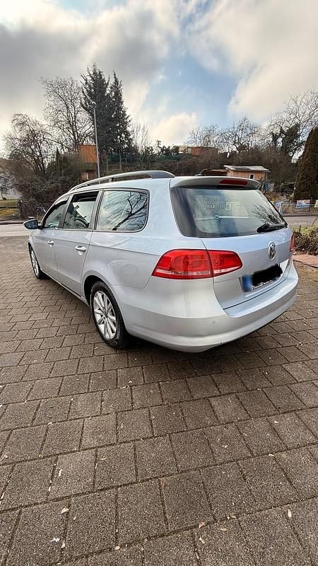 Gebraucht VW Passat 140 PS (102 kW) 2011 Silber Kombi