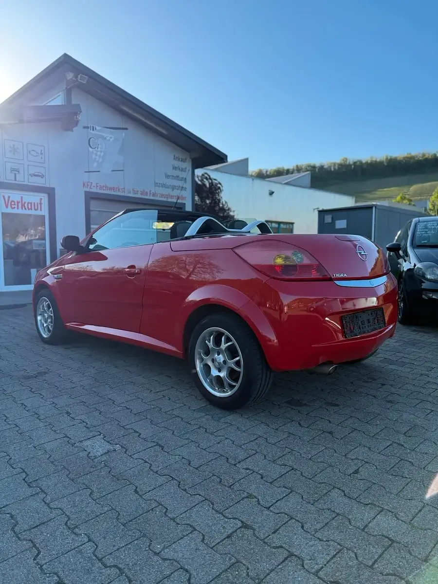 Gebraucht Opel Tigra 125 PS (91 kW) 2005 Rot Cabrio