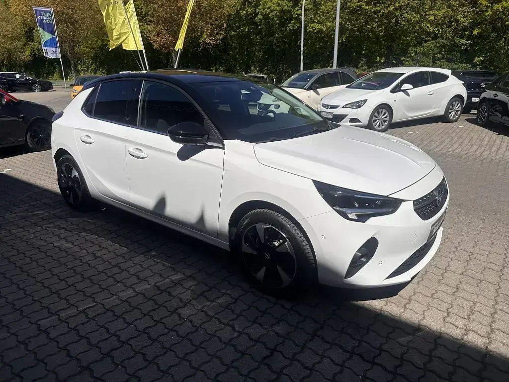 Käytetty Opel Corsa-e Elegance 100 kW (136 HP) 2023 Valkoinen Viistoperä