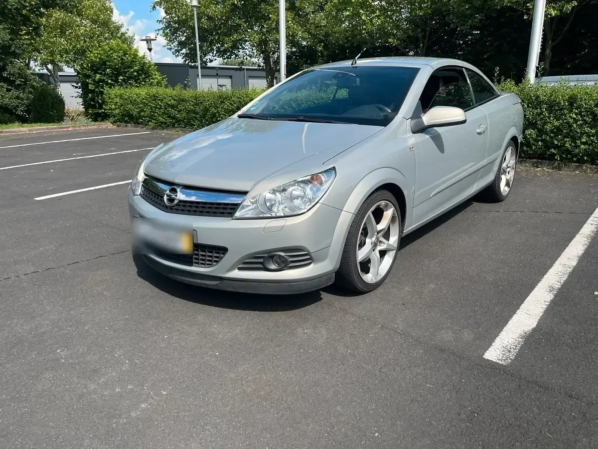 Gebraucht Opel Astra 140 PS (102 kW) 2007 Silber Cabrio