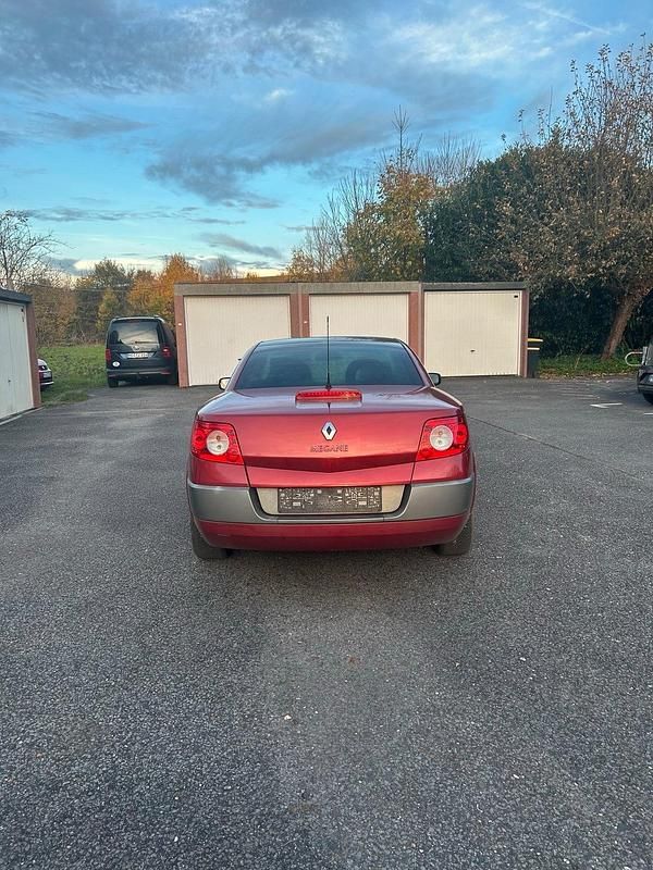 Rot Gebraucht 2005 Renault Mégane Cabriolet Cabrio | 2.000 € - Bild 1/4
