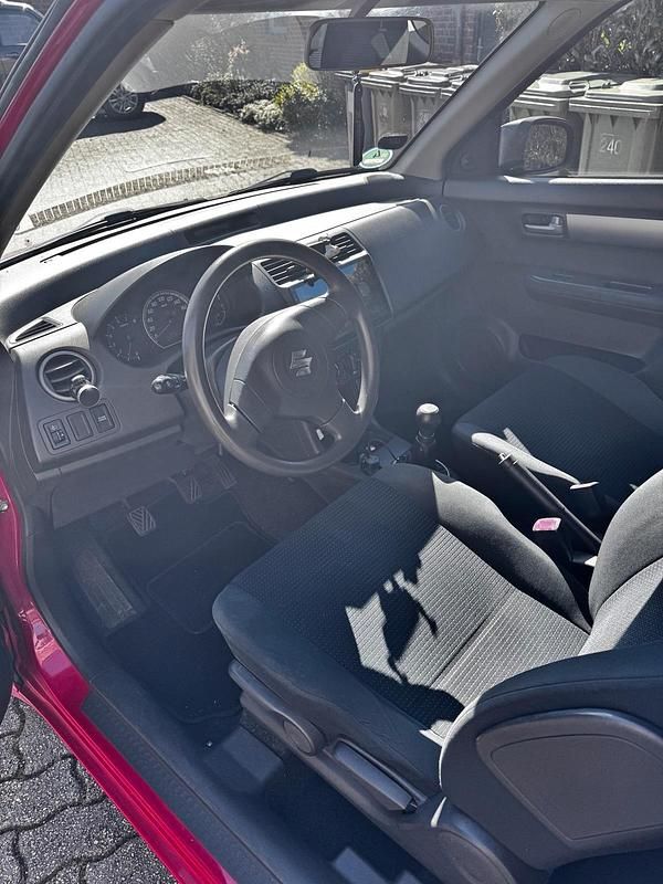 Gebraucht Suzuki Swift 92 PS (67 kW) 2008 Rot Kleinwagen