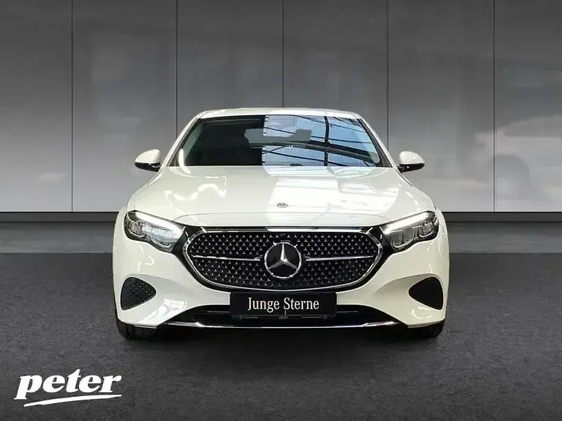 Usado Mercedes E200 Advanced 204 CV (150 kW) 2024 Blanco Berlina