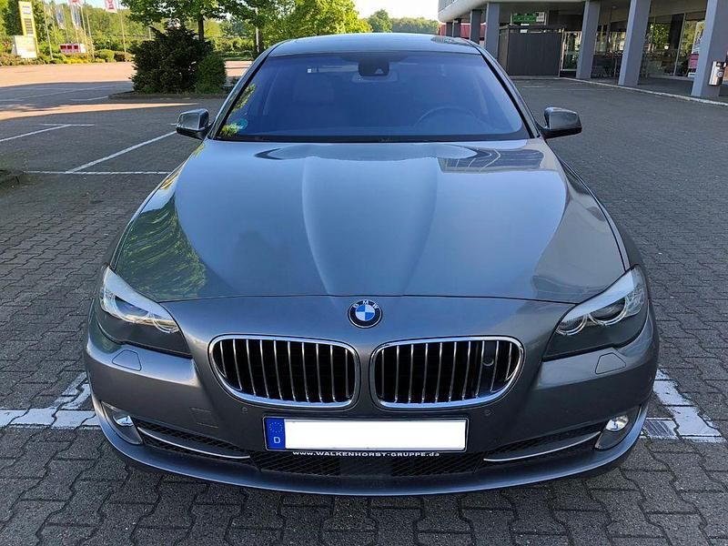 Grau Gebraucht 2010 BMW 550 Performance Coupé | 18.700 € - Bild 1/4
