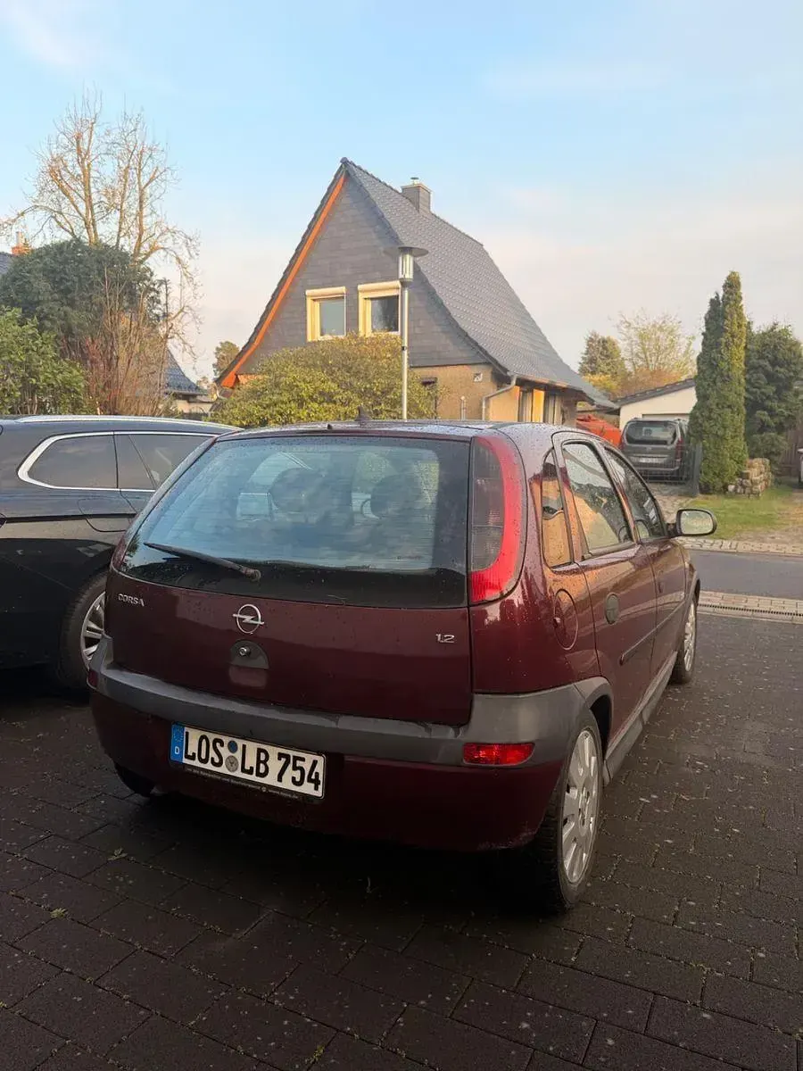 Używany Opel Corsa Elegance 75 KM (55 kW) 2002 Czerwony Hatchback