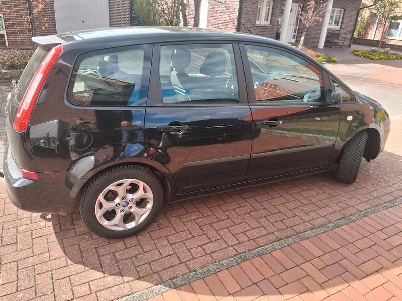 Gebraucht Ford Focus 125 PS (91 kW) 2010 Schwarz Kombi